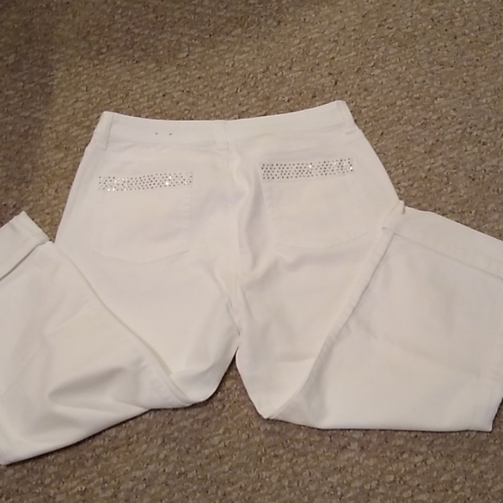 Chico's white crop jeans - Picture 2 of 5